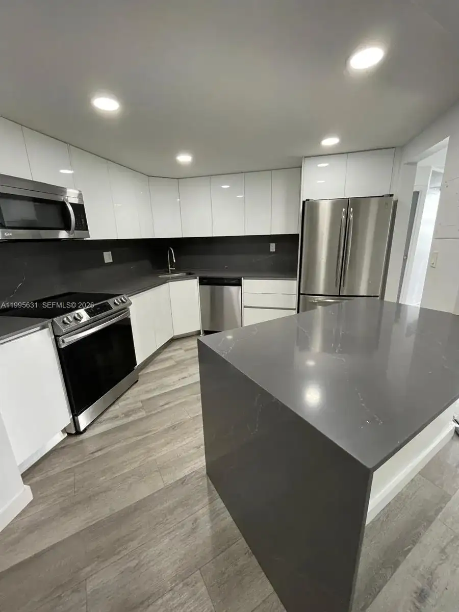 2750 NE 183rd St # 2407, Aventura FL 33160 photo 2