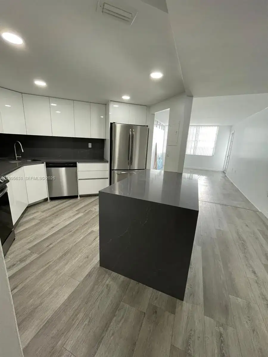 2750 NE 183rd St # 2407, Aventura FL 33160 photo 4