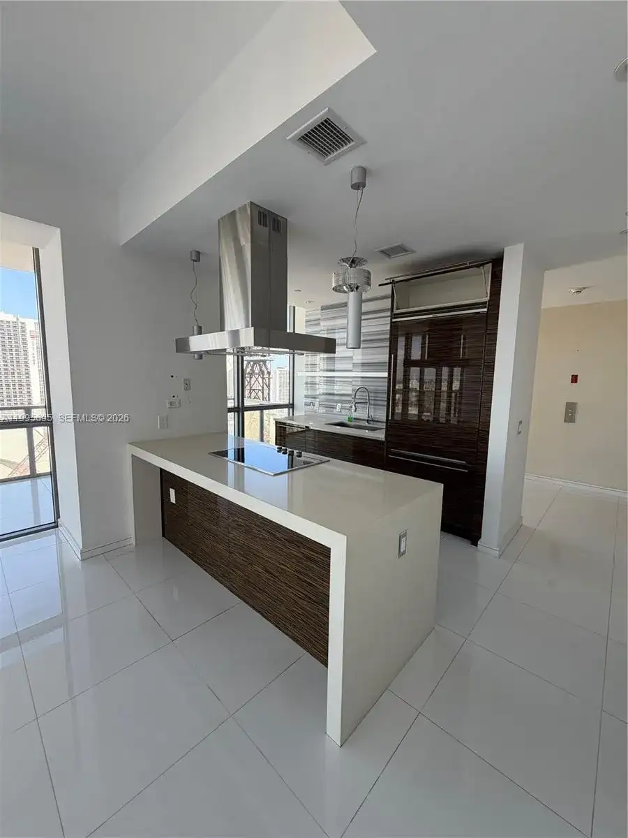 1100 Biscayne Blvd # 2605, Miami FL 33132 photo 2