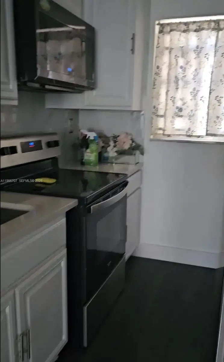 6055 W 19th Ave # 209, Hialeah FL 33012 photo 2