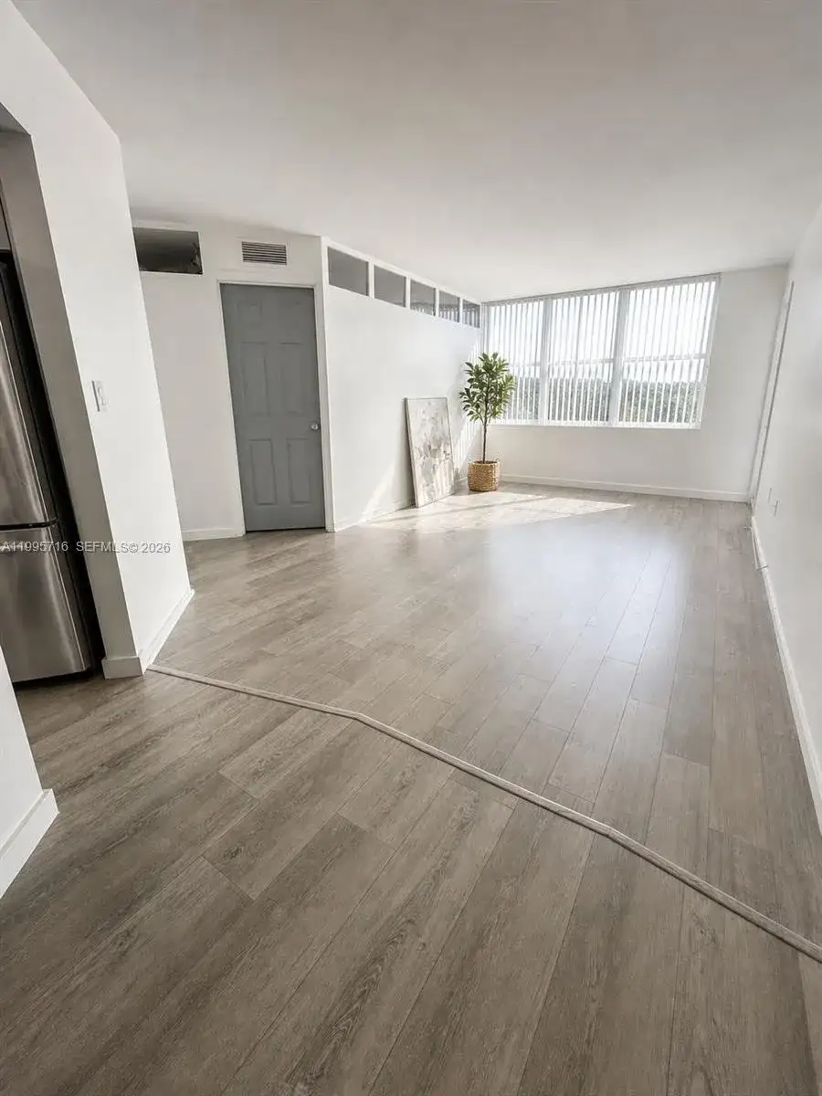 2750 NE 183rd St # 2407, Aventura FL 33160 photo 2