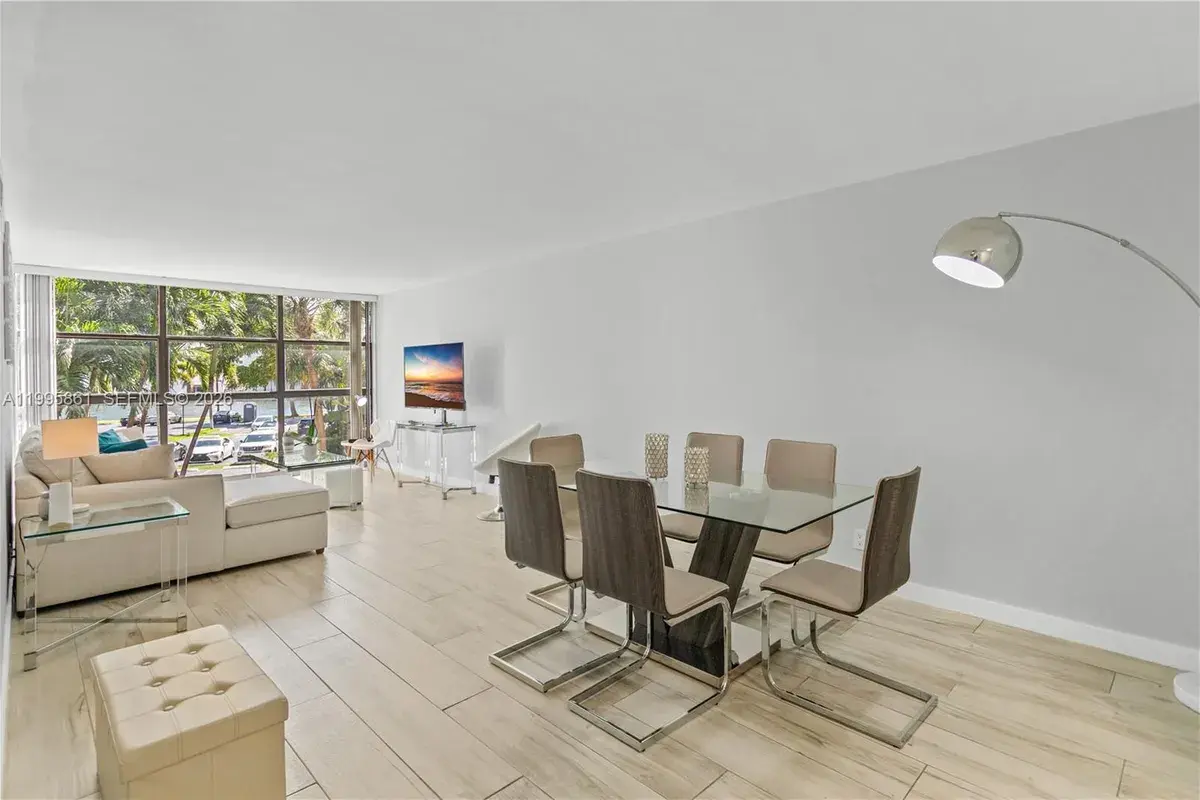 600 Parkview Dr # 204, Hallandale Beach FL 33009