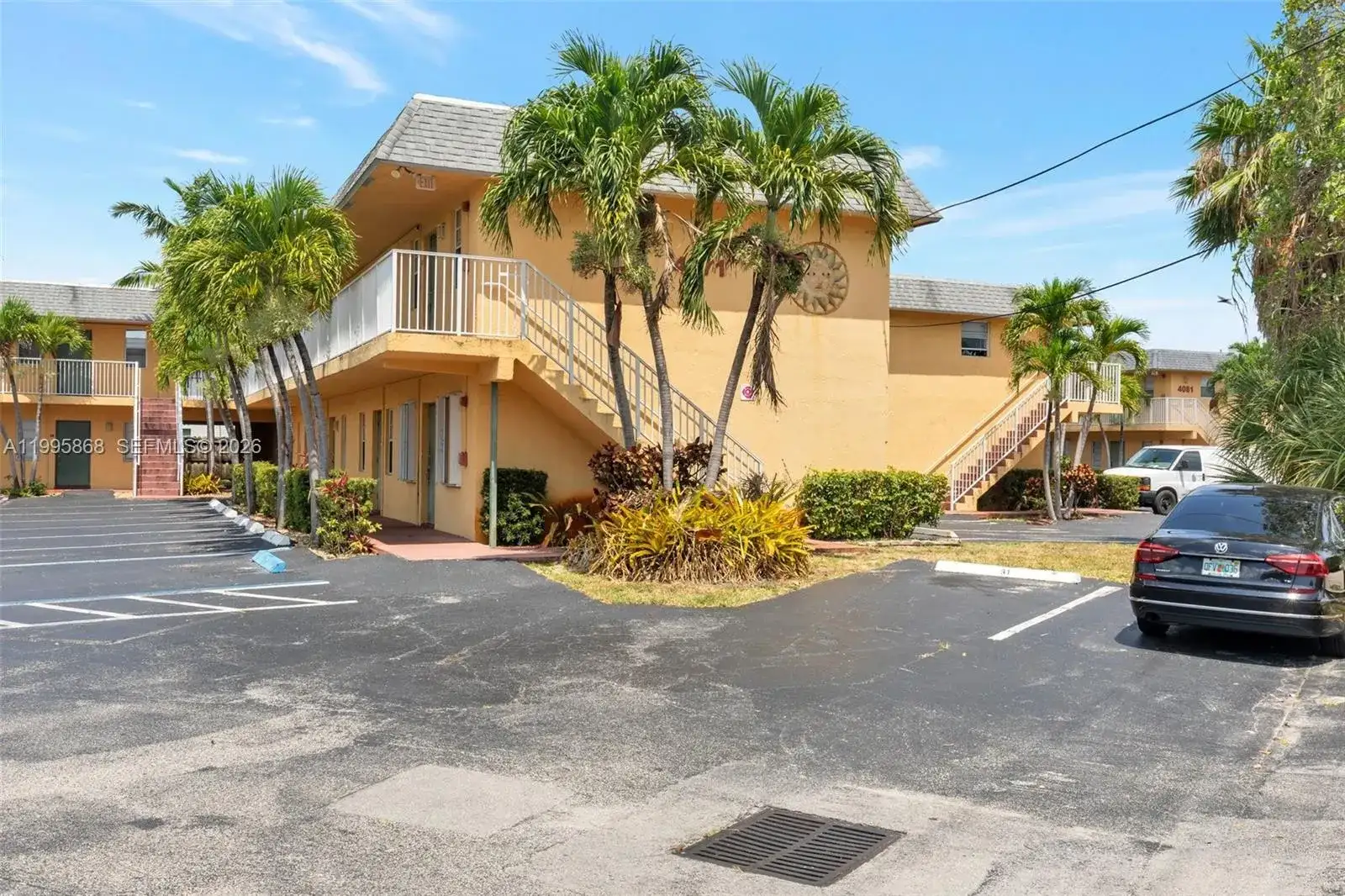 4061 N Dixie Hwy # 29, Oakland Park FL 33334 photo 3