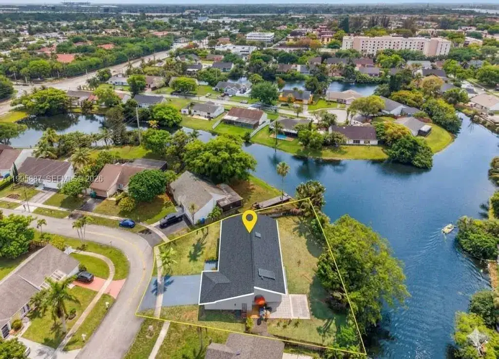 2710 Azalea Ave, Miramar FL 33025 photo 4