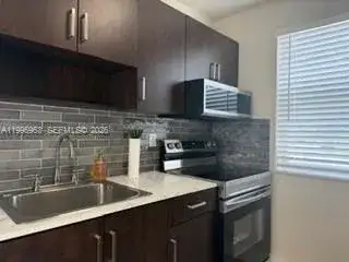 1607 NW 16th Ave # 1, Miami FL 33125 photo 3