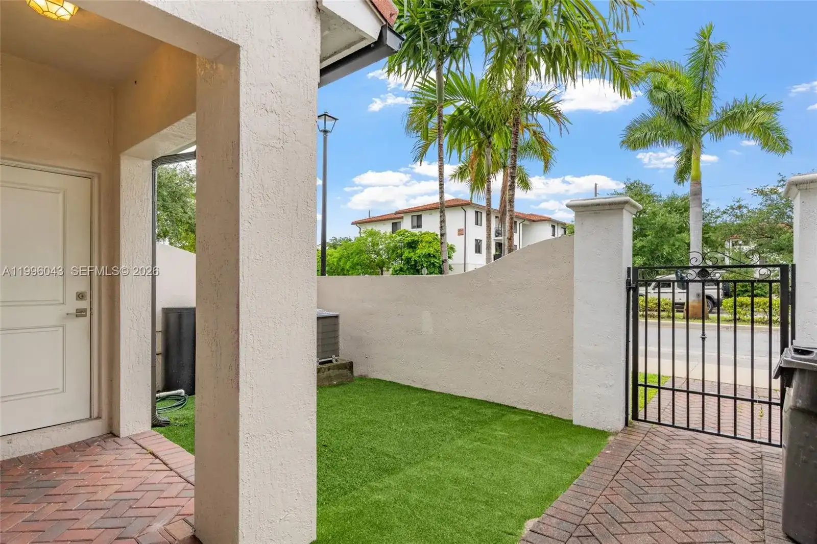 3540 NW 30th Pl, Lauderdale Lakes FL 33311 photo 4