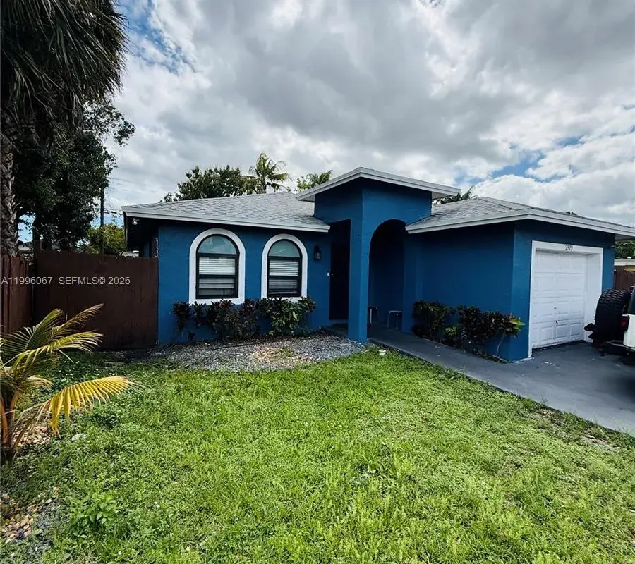 2920 NW 8th St, Fort Lauderdale FL 33311