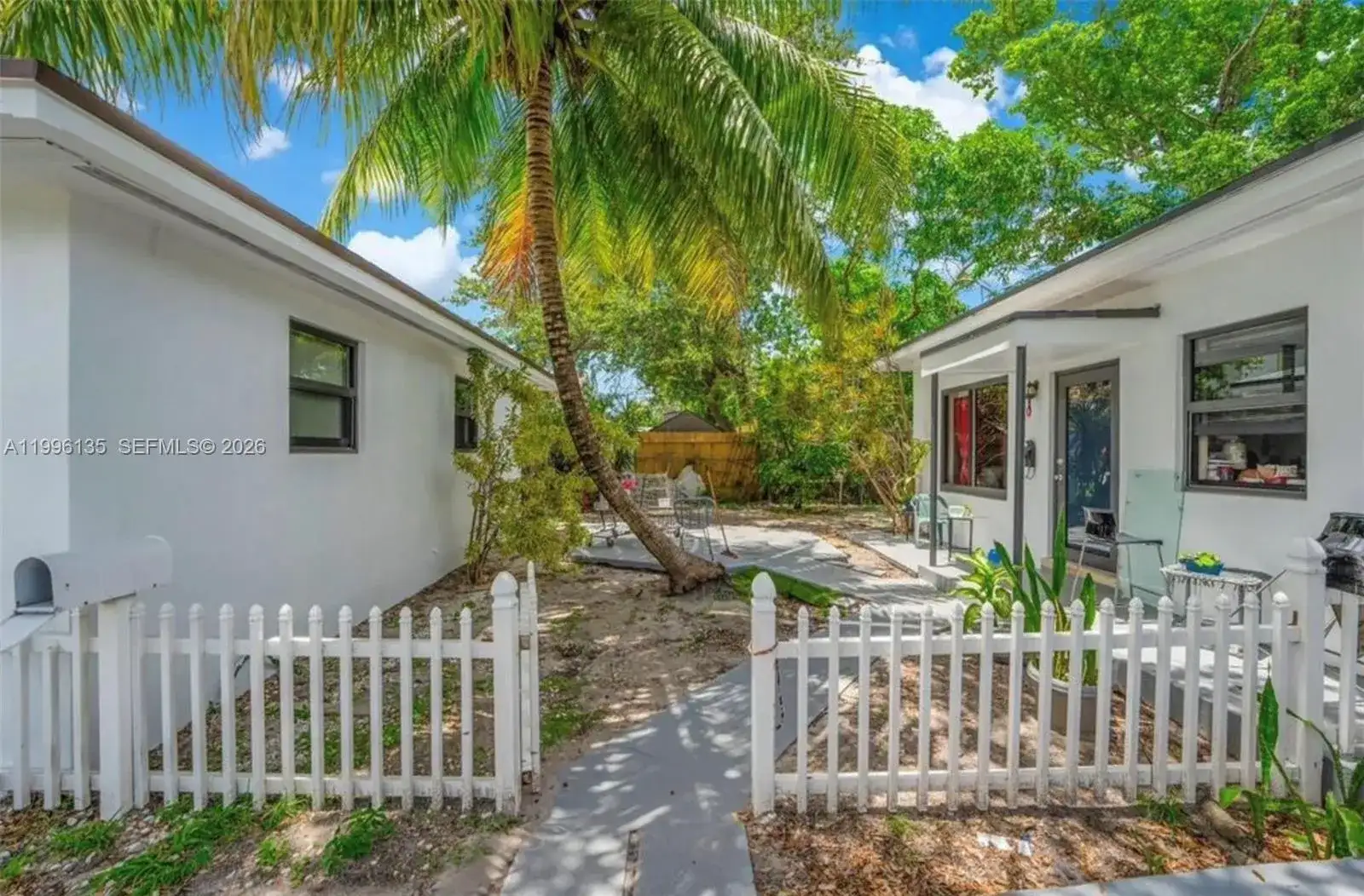7625 NW 4th Ct, Miami FL 33150 photo 2