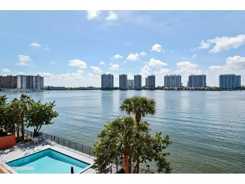 17878 N BAY RD # 307, Sunny Isles Beach FL 33160 photo 3