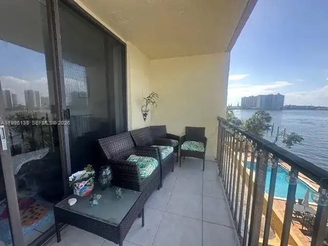 17878 N BAY RD # 307, Sunny Isles Beach FL 33160 photo 4