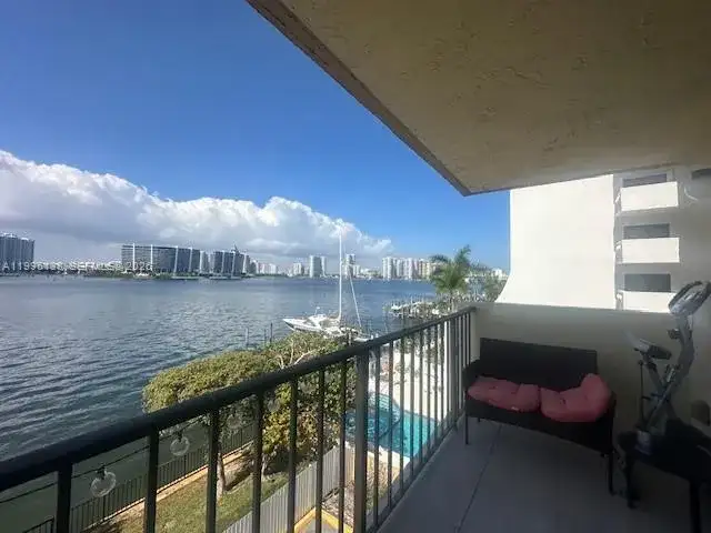 17878 N BAY RD # 307, Sunny Isles Beach FL 33160 photo 5