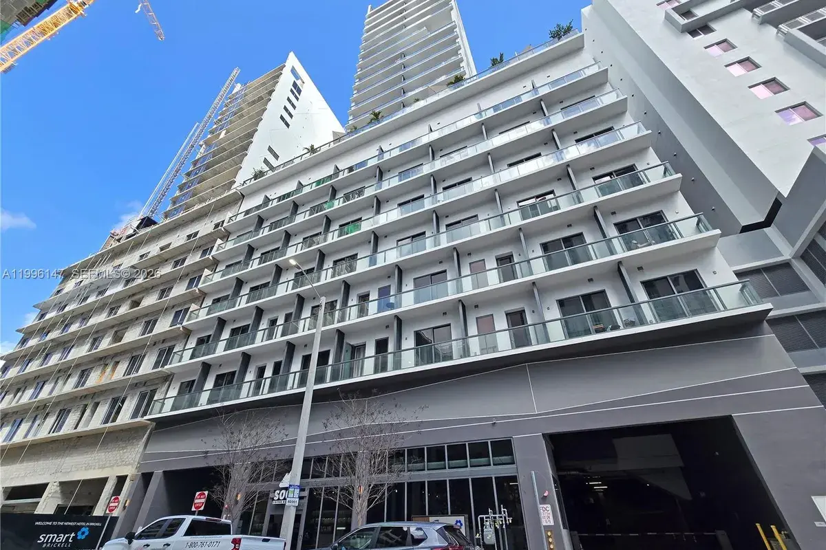 239 SW 9th St # 1403, Miami FL 33130