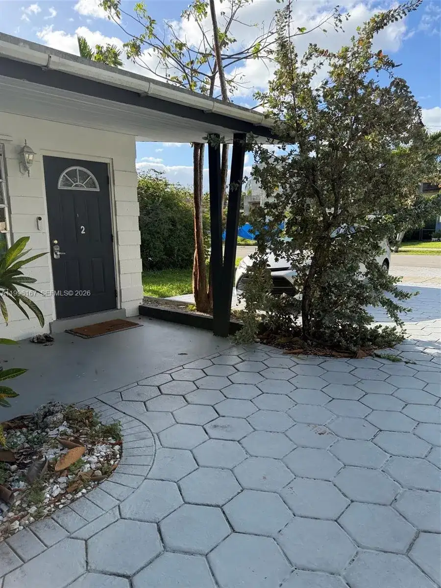 821 NE 6th St # 2, Hallandale Beach FL 33009 photo 2