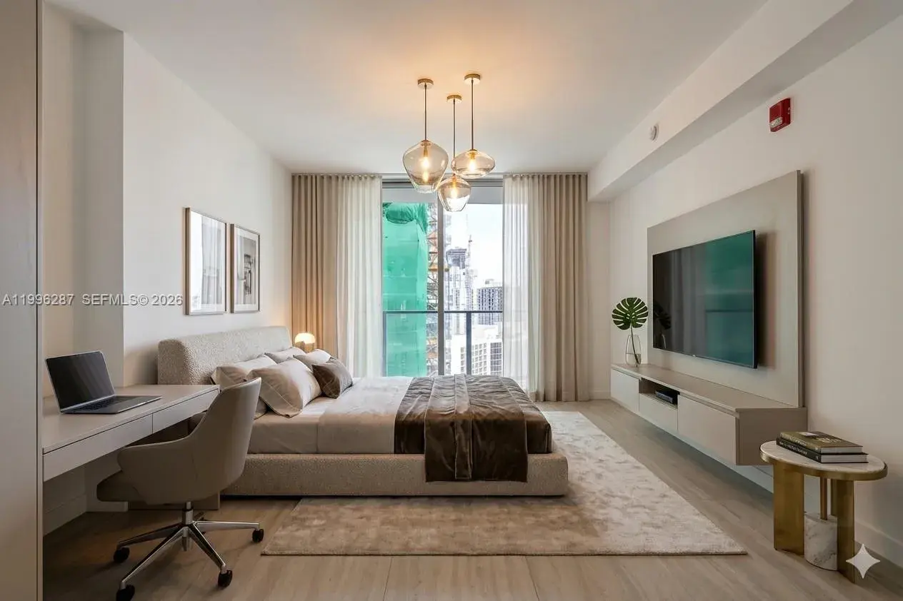 77 SE 5th Street # 3004, Miami FL 33131