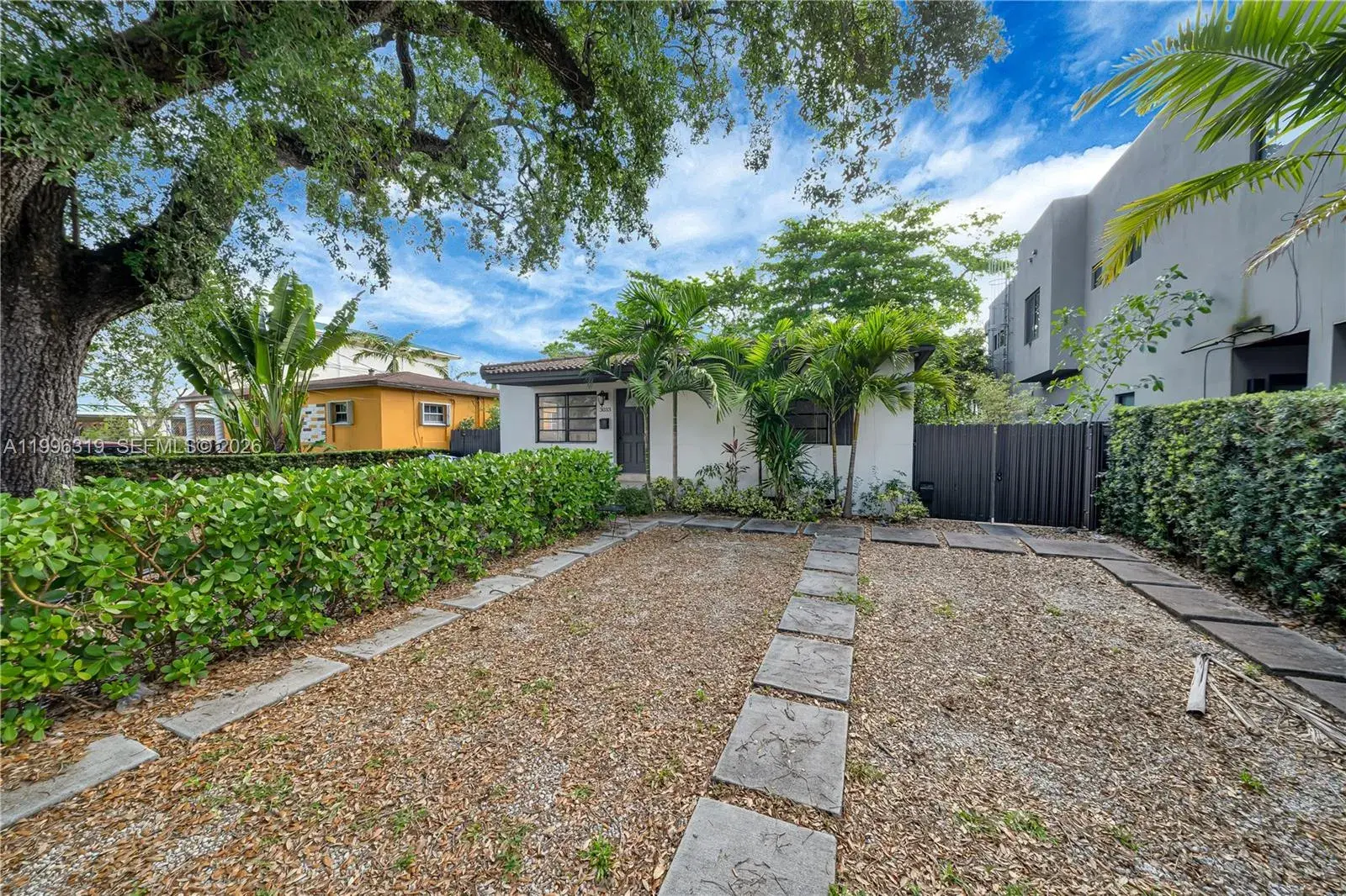 3033 Hibiscus St, Miami FL 33133