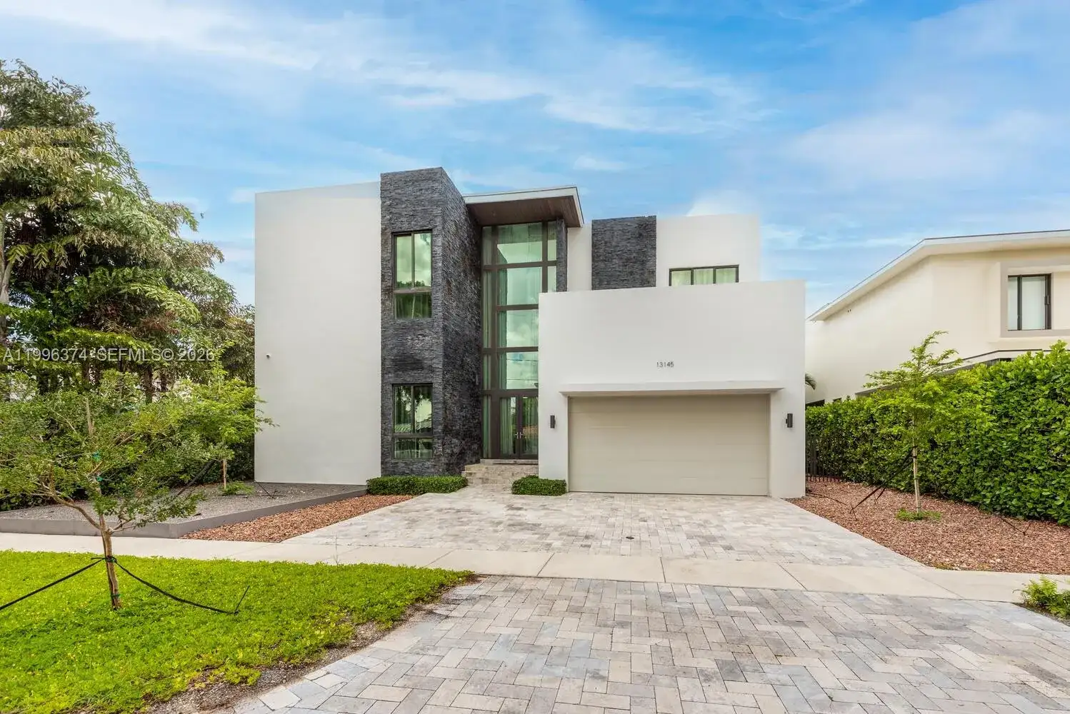 13145 Coronado Ln, North Miami FL 33181 photo 2