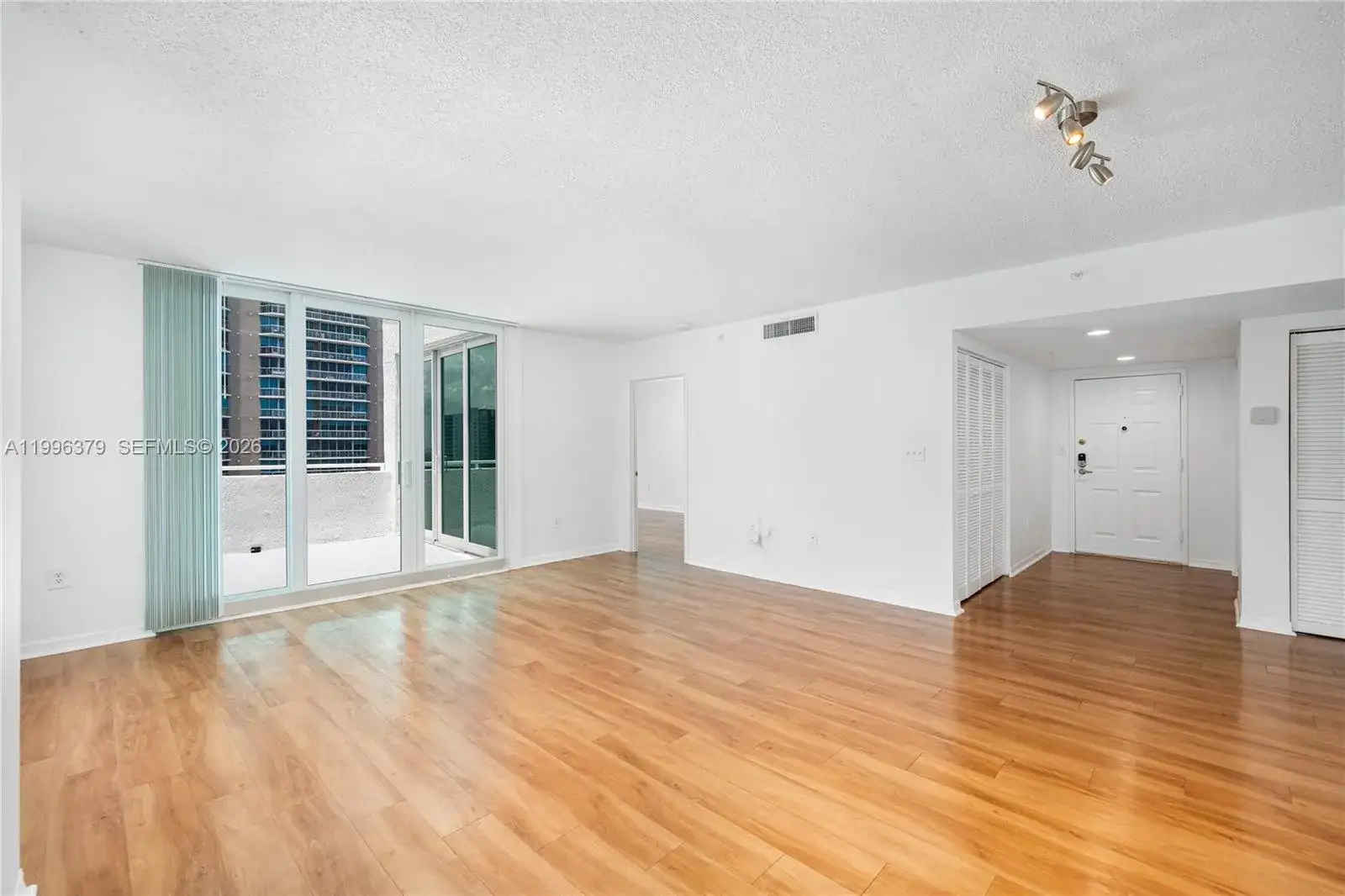 1111 Brickell Bay Dr # 211, Miami FL 33131 photo 4