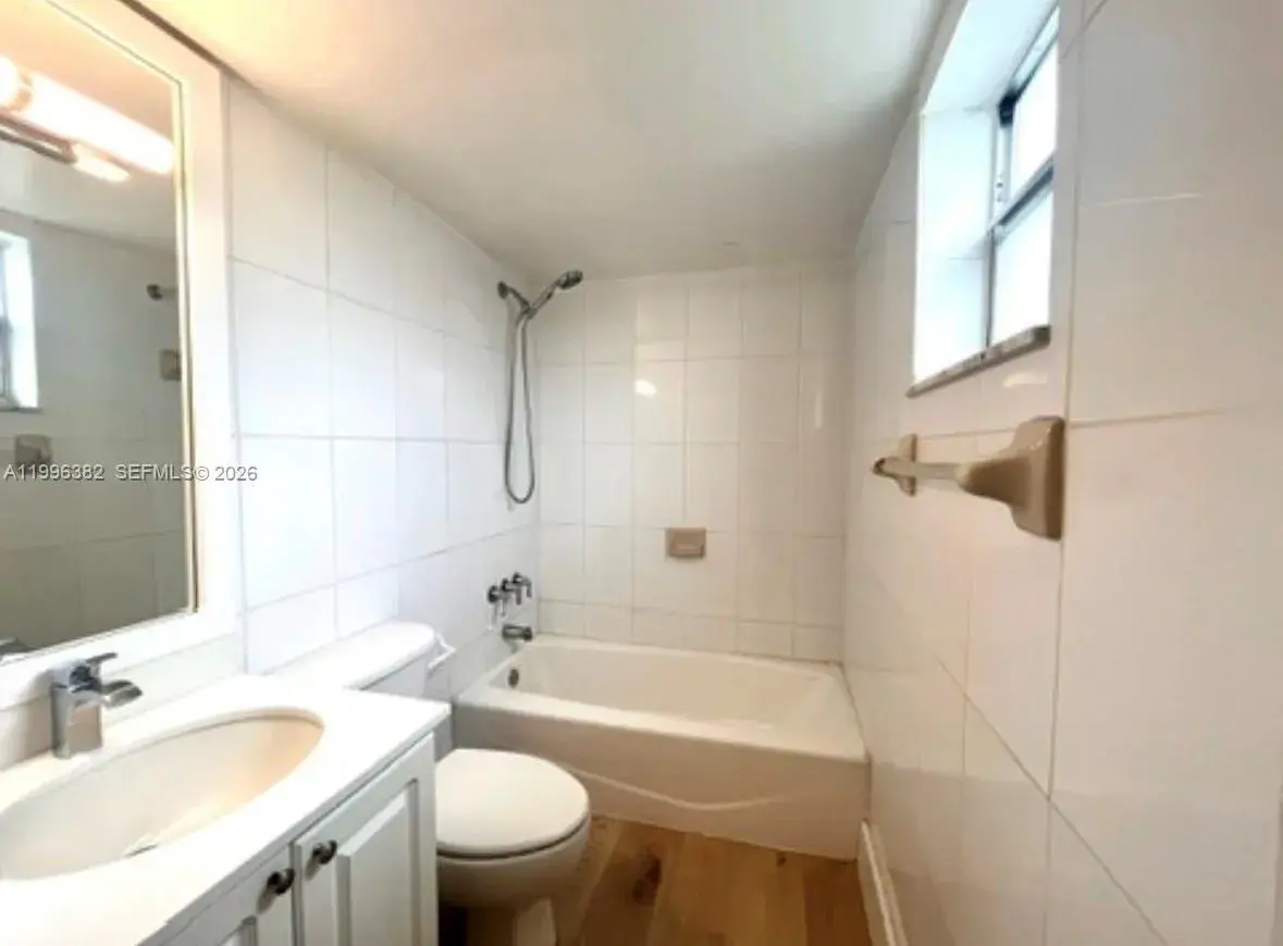 444 SW 4th St # 204, Miami FL 33130 photo 4