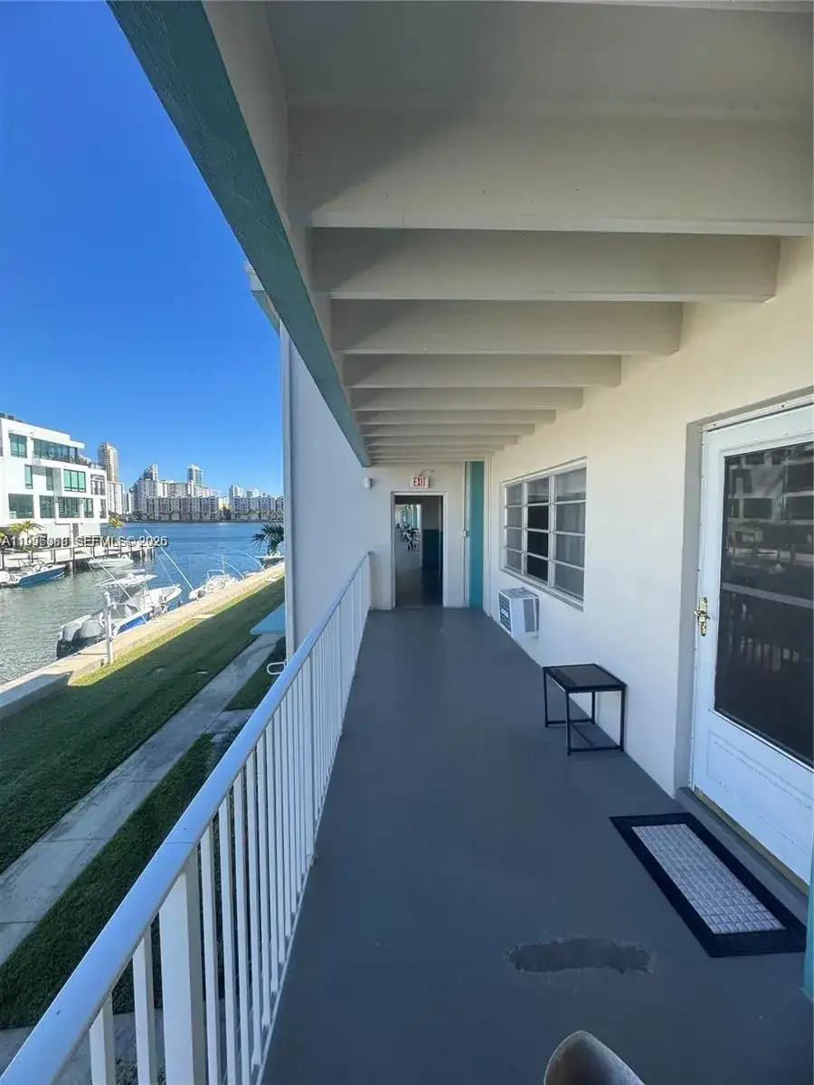 3923 NE 166th St # N208, North Miami Beach FL 33160 photo 4