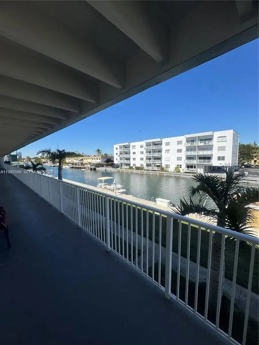 3923 NE 166th St # N208, North Miami Beach FL 33160 photo 5