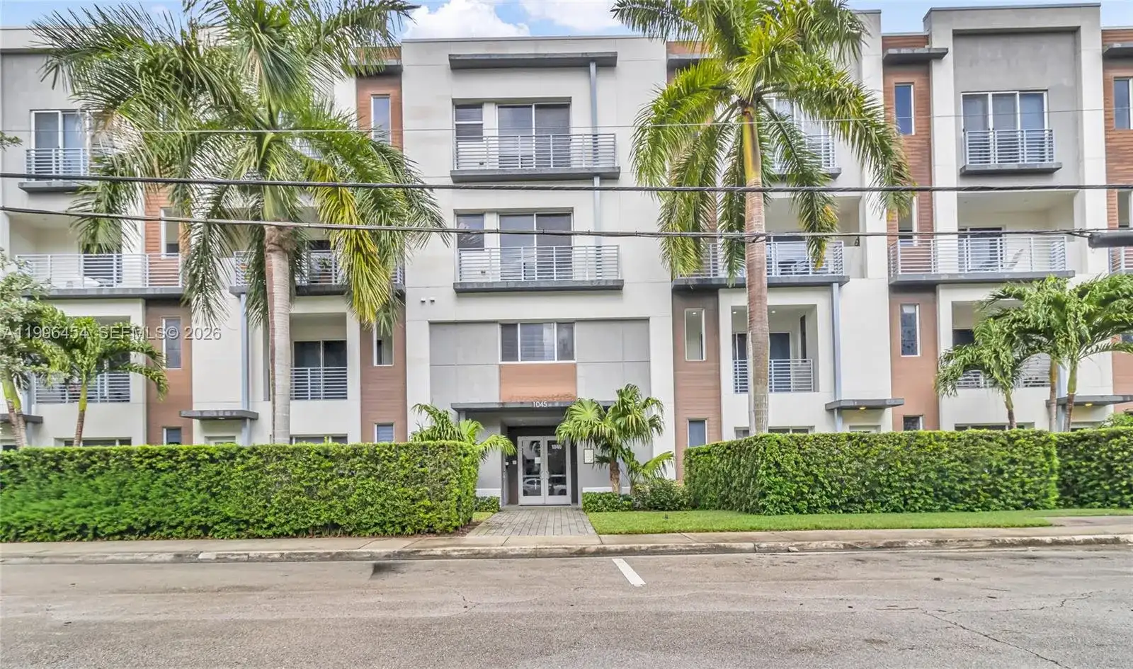 1045 NE 18th Ave # 102, Fort Lauderdale FL 33304 photo 2