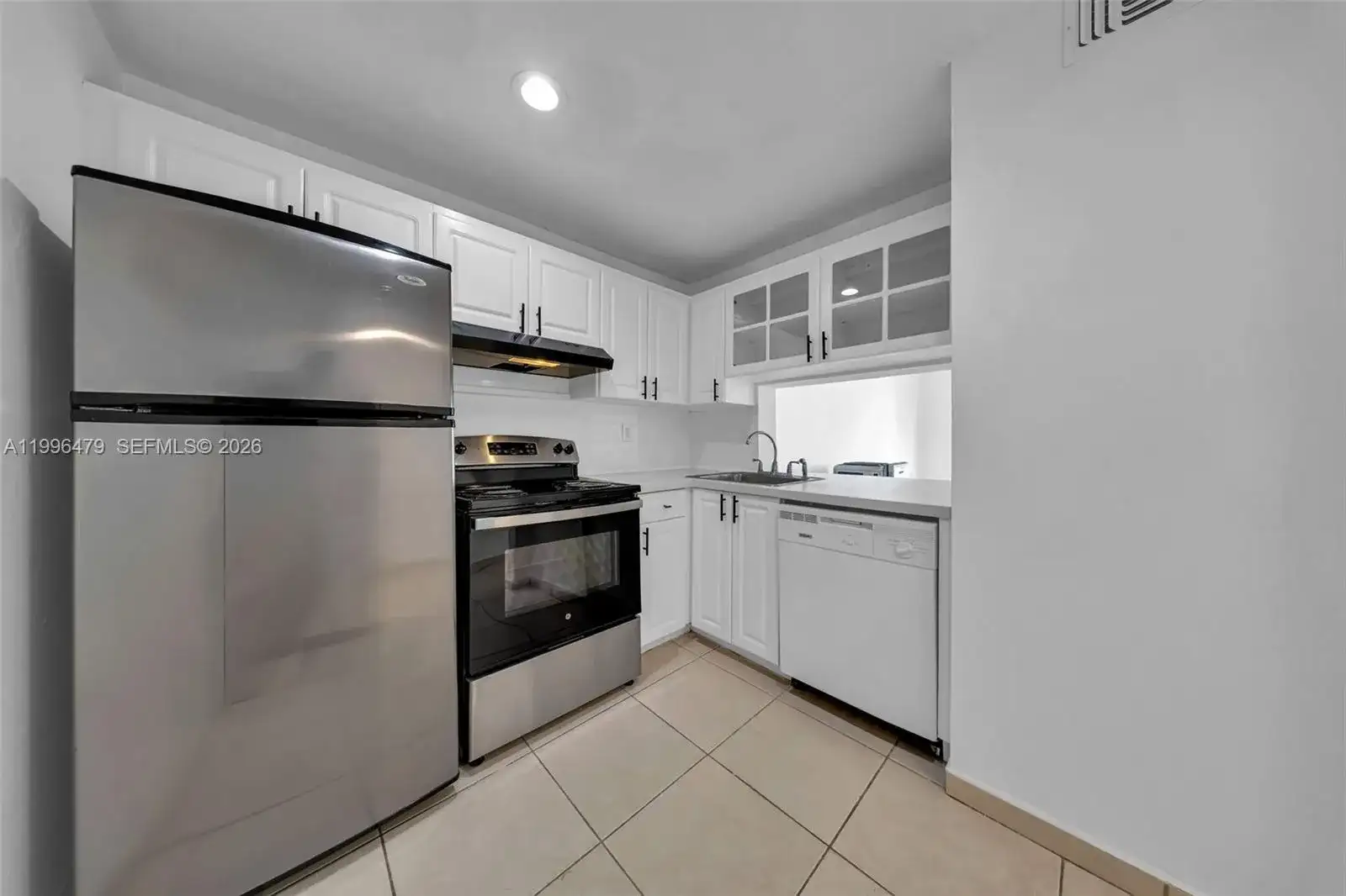 9360 Fontainebleau Blvd # 208, Miami FL 33172 photo 3