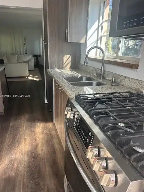 1785 Calais Dr # 5, Miami Beach FL 33141 photo 2