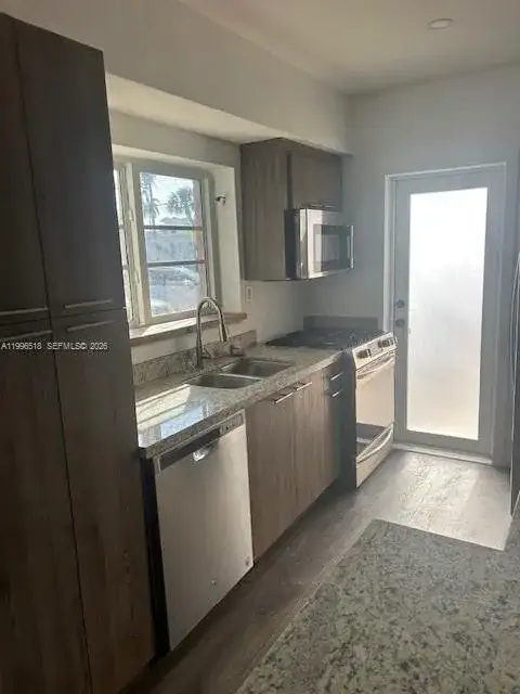 1785 Calais Dr # 5, Miami Beach FL 33141 photo 4
