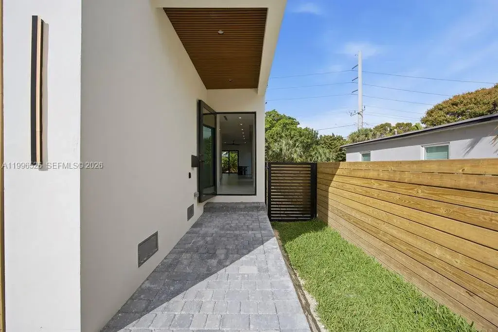 1337 NE 13TH AVE, Fort Lauderdale FL 33304
