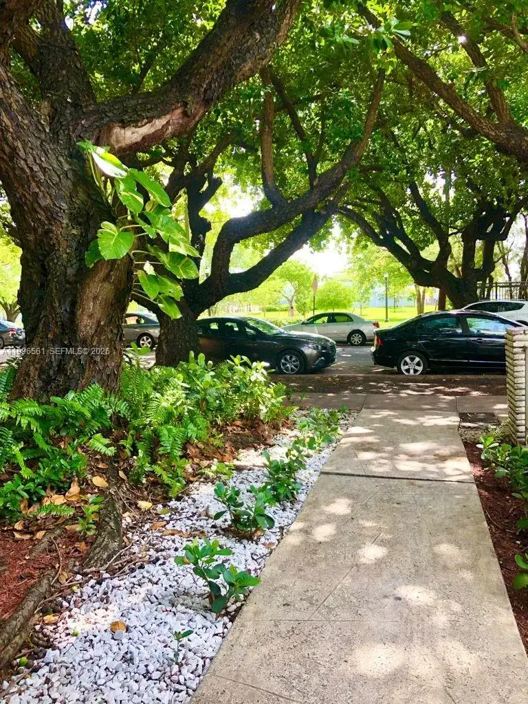 1325 Meridian Ave # 5, Miami Beach FL 33139 photo 2