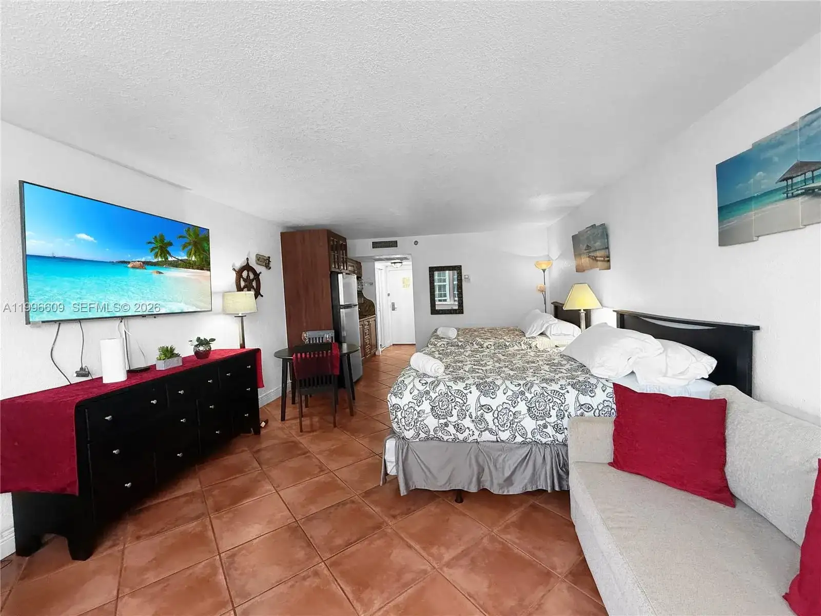 19201 Collins Ave # 623, Sunny Isles Beach FL 33160 photo 4