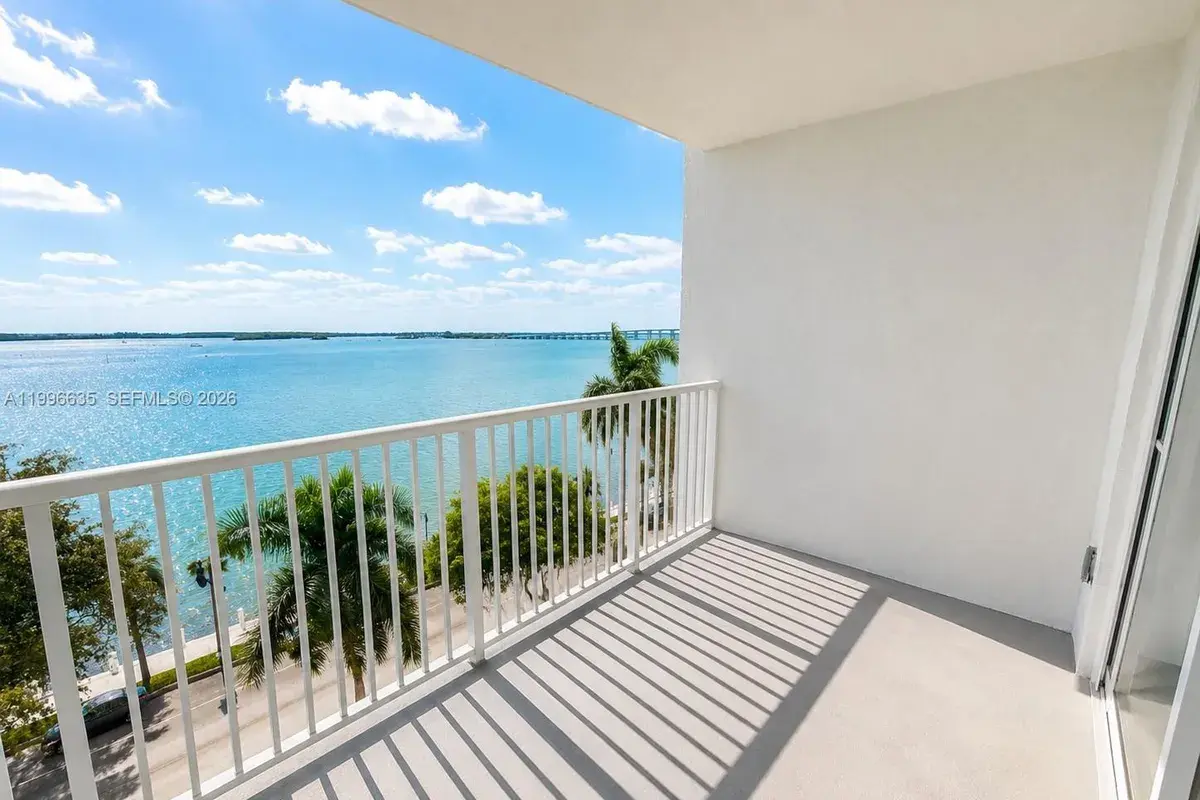 1420 Brickell Bay Dr # 702E, Miami FL 33131