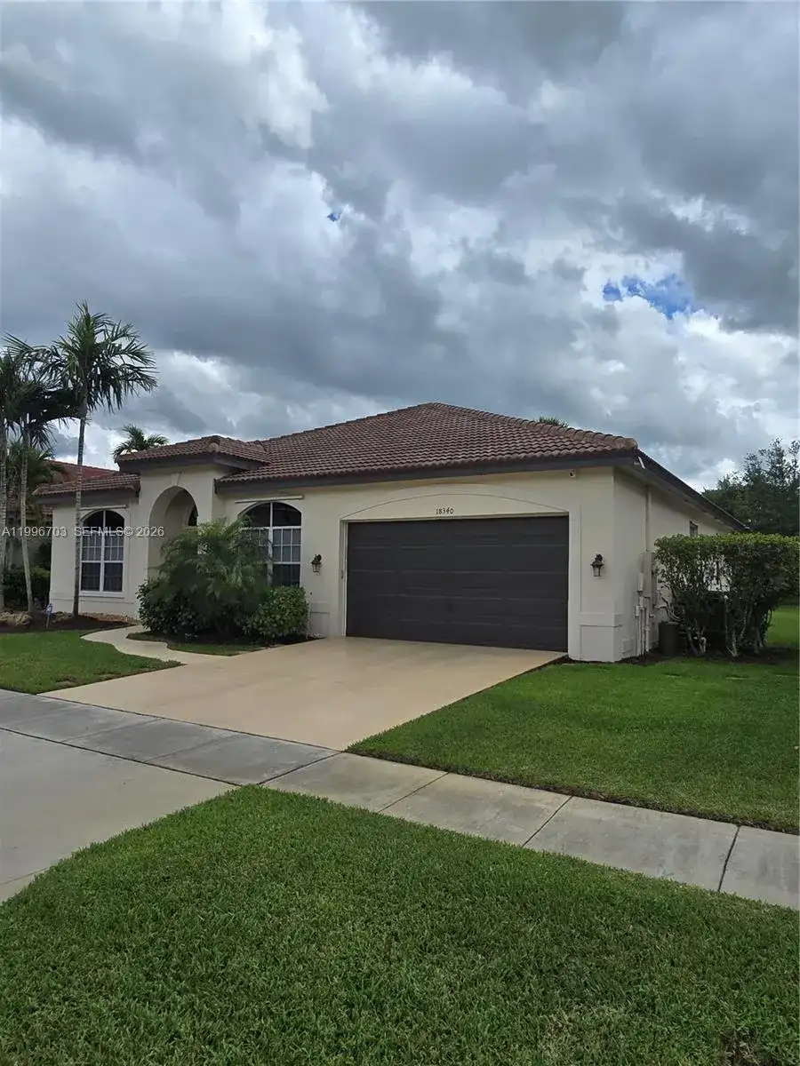 18340 NW 10th St, Pembroke Pines FL 33029 photo 2
