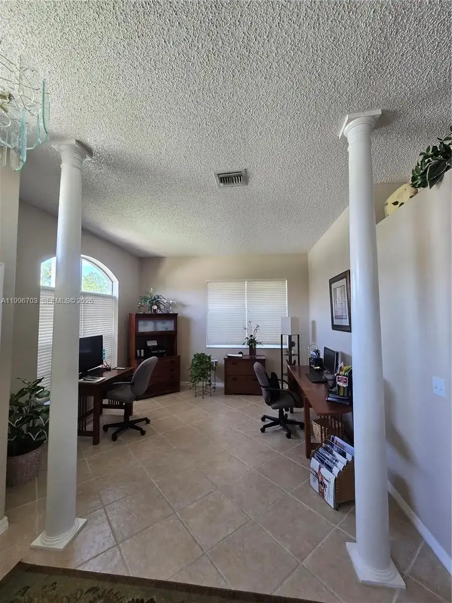 18340 NW 10th St, Pembroke Pines FL 33029 photo 5