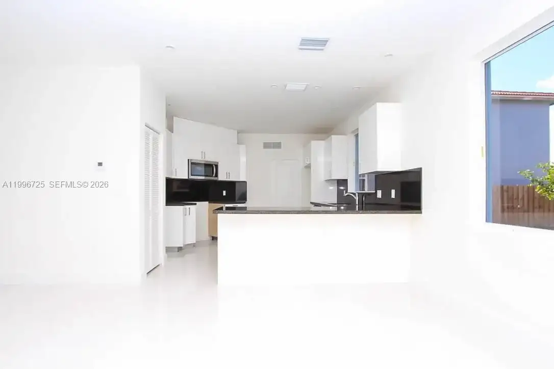 15631 SW 11th Ter, Miami FL 33194 photo 3