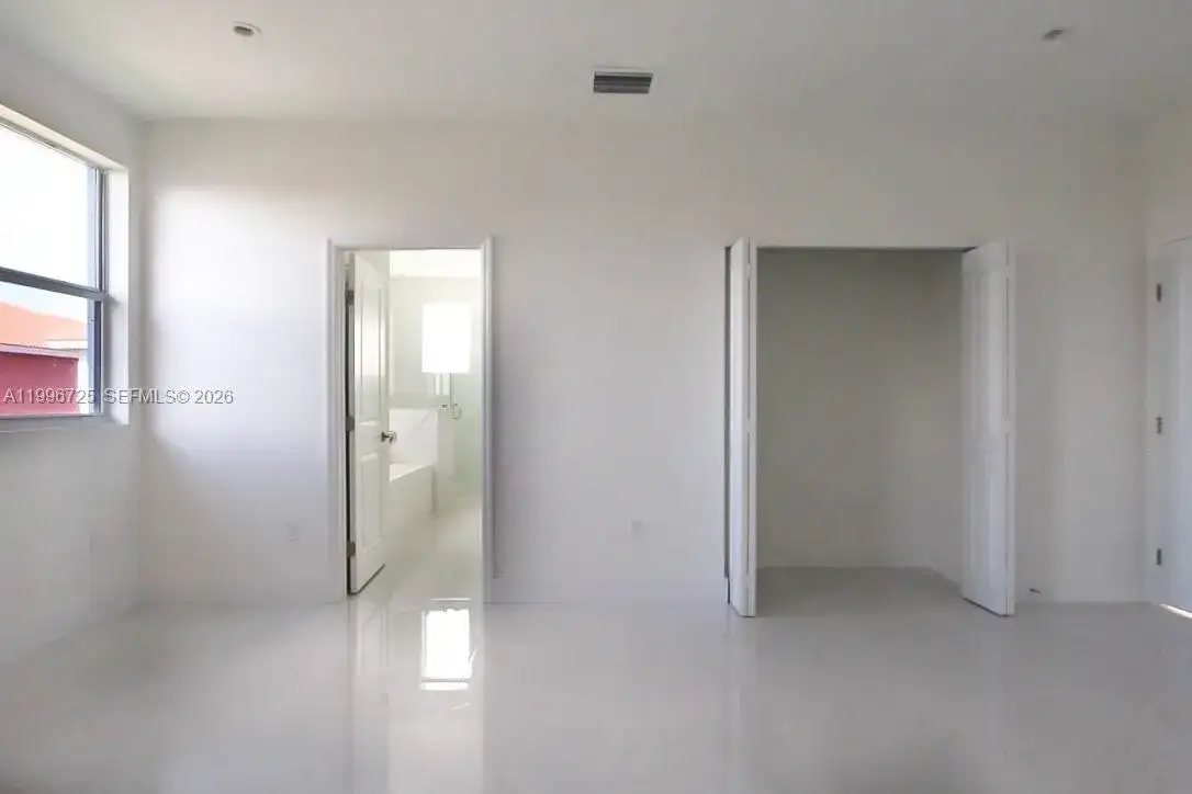 15631 SW 11th Ter, Miami FL 33194 photo 4