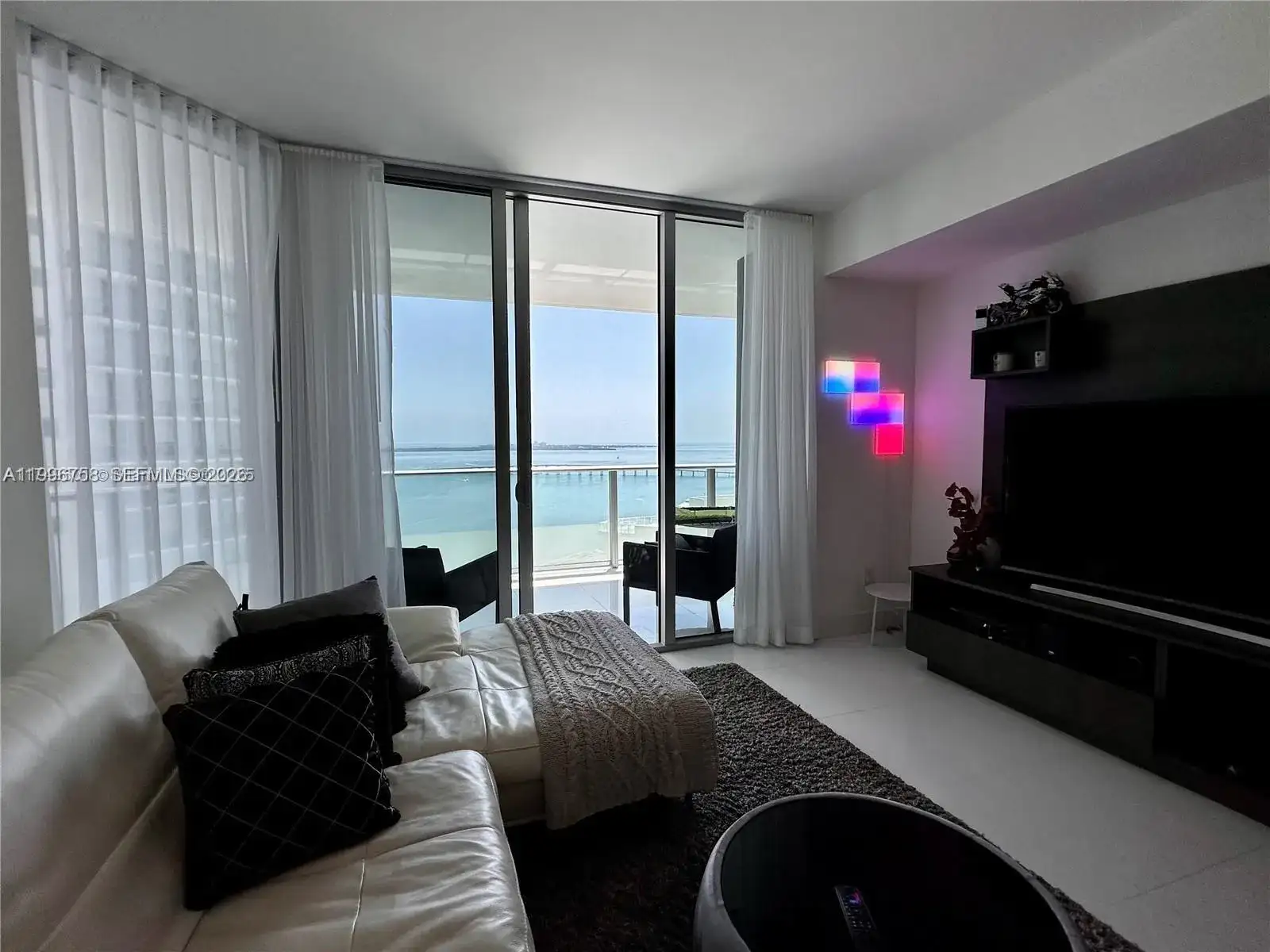 1300 Brickell Bay Dr # 3206, Miami FL 33131 photo 4