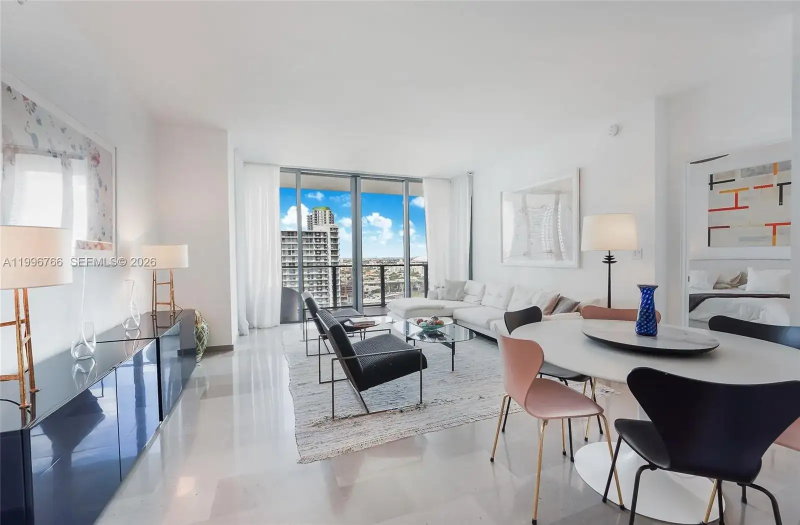 68 SE 6th St # 2104, Miami FL 33131 photo 2