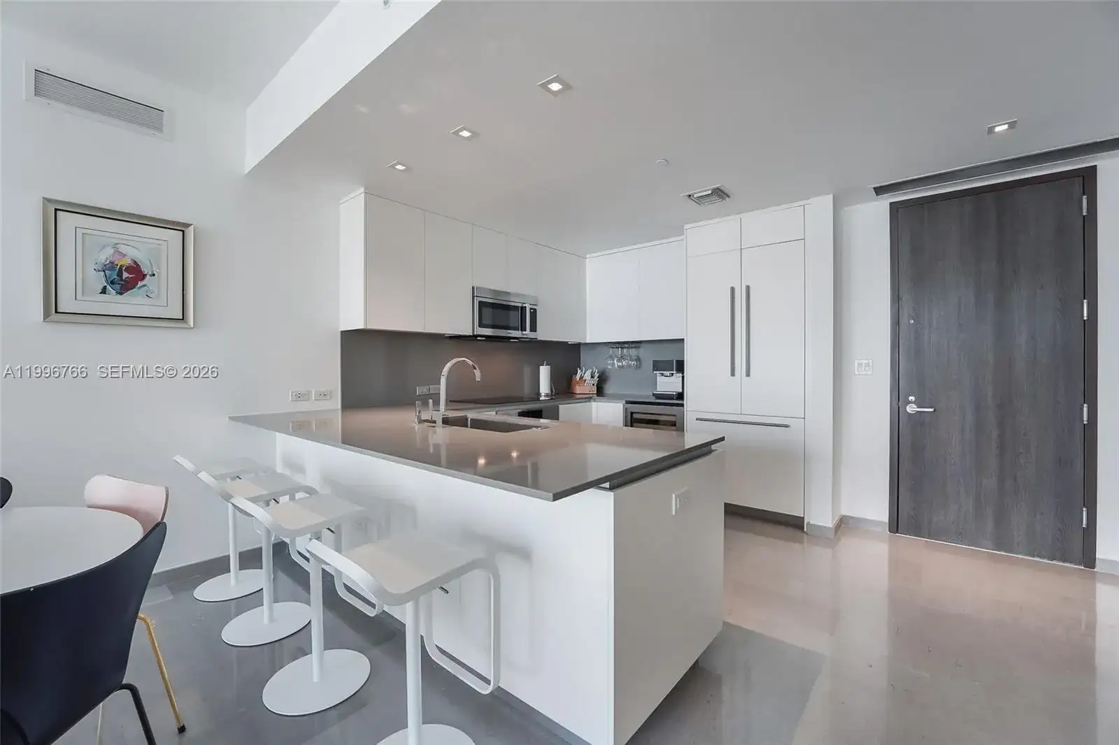 68 SE 6th St # 2104, Miami FL 33131 photo 5