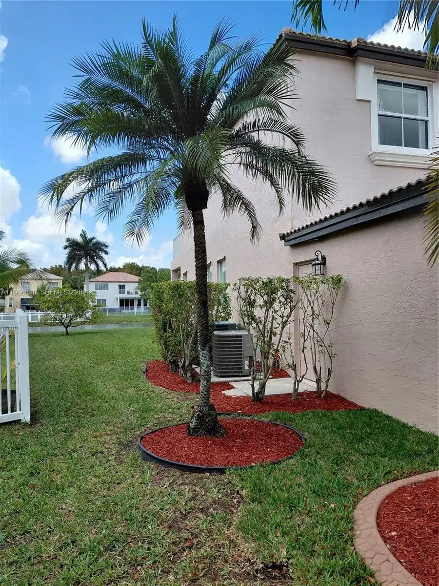 16863 SW 50th St, Miramar FL 33027 photo 2
