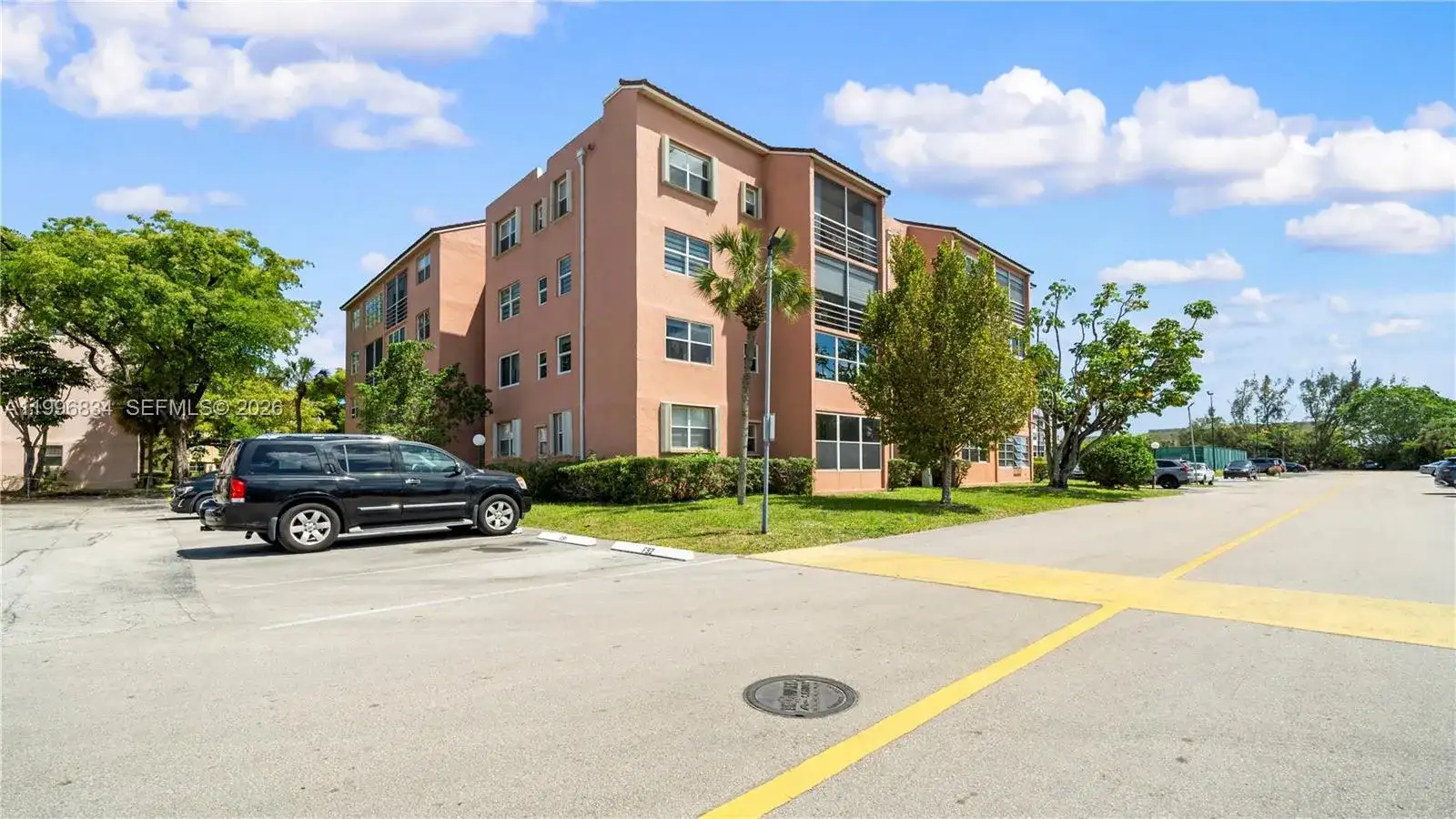 2861 Somerset Dr # 301, Lauderdale Lakes FL 33311 photo 2