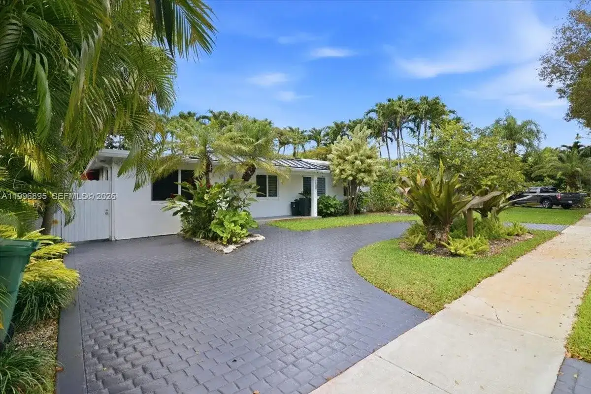 6133 SW 44th Ter, Miami FL 33155 photo 3
