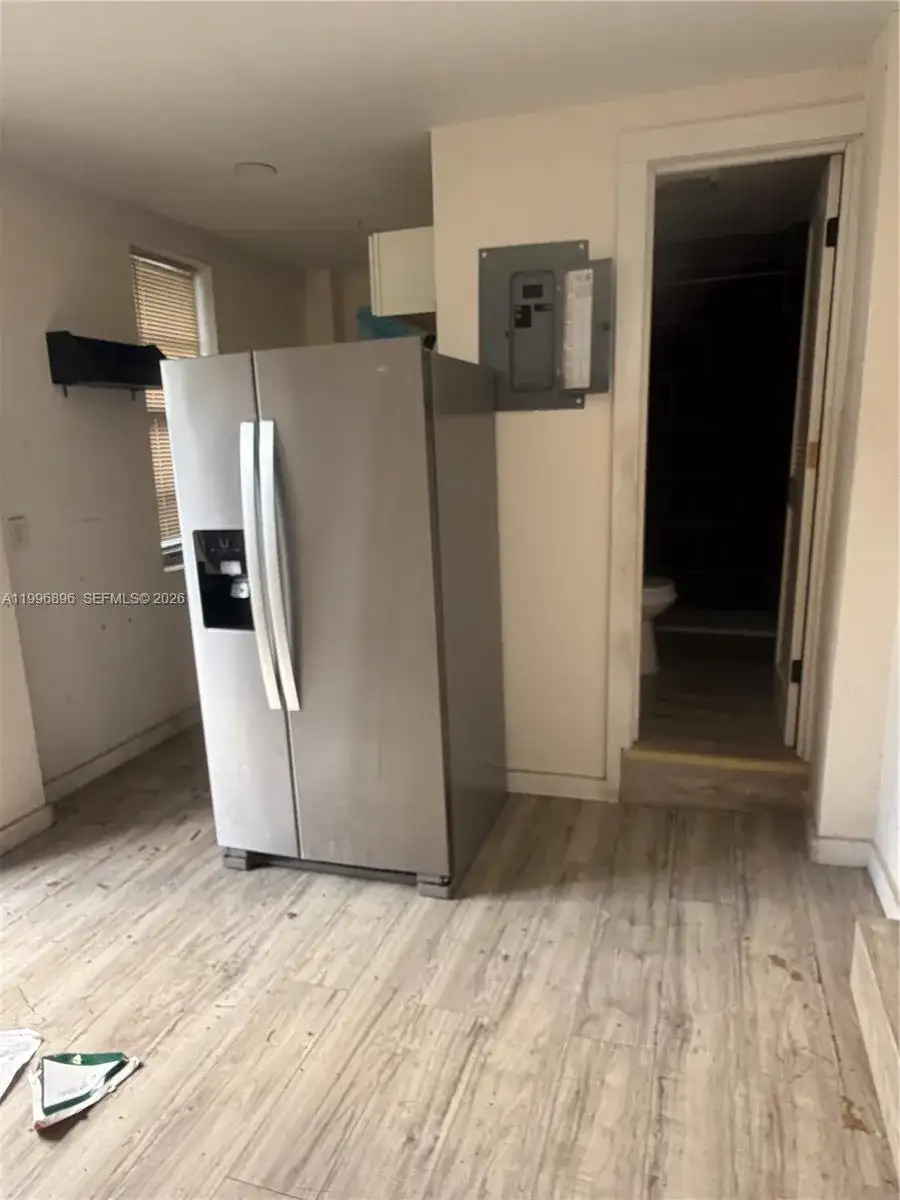 634 SW 10th Ave, Miami FL 33130 photo 2