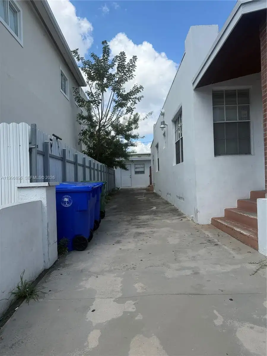 634 SW 10th Ave, Miami FL 33130 photo 5