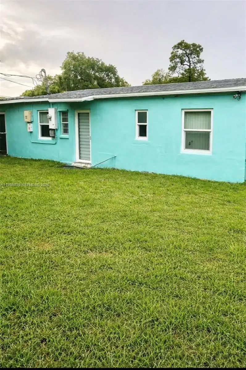 2530 NW 152nd St, Miami Gardens FL 33054
