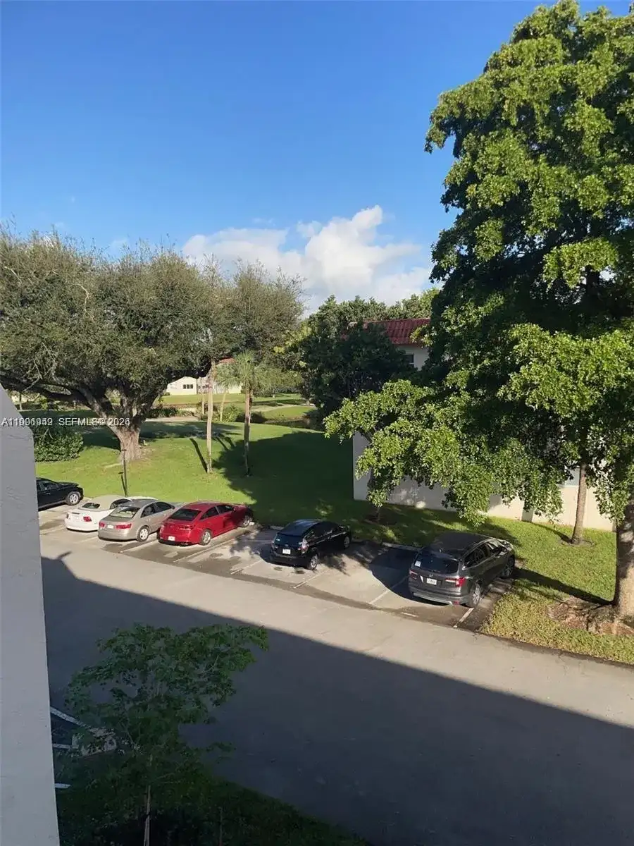 8940 S Hollybrook Blvd # 306, Pembroke Pines FL 33025 photo 4