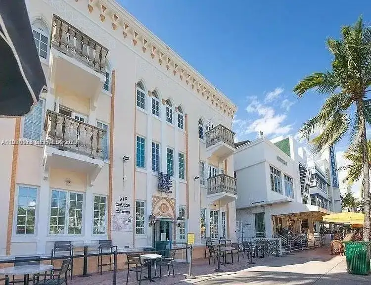 918 Ocean Dr # 302, Miami Beach FL 33139 photo 2