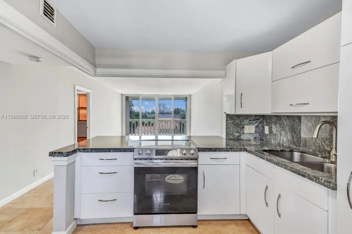 3199 S Ocean Dr # 406, Hallandale Beach FL 33009