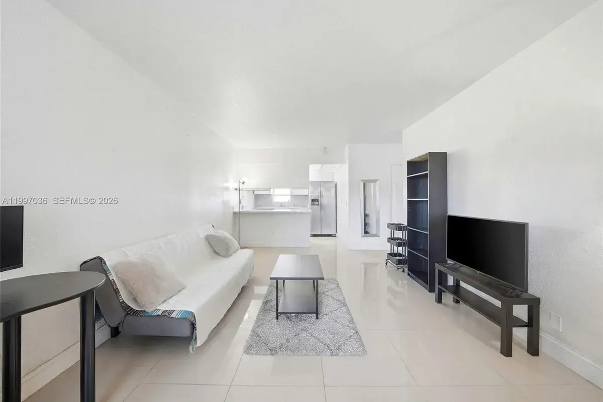 1100 NE 9th Ave # 105, Fort Lauderdale FL 33304