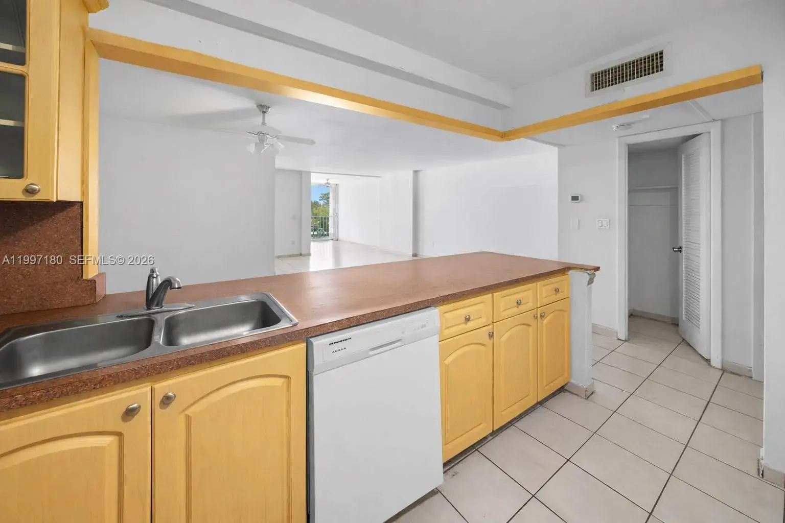 6450 Collins Ave # 205, Miami Beach FL 33141